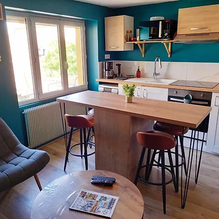 La Rochette Studio Et Appartement Avec Jacuzzi Rooftop Balcon Cour Interieure Roanne Exterior photo
