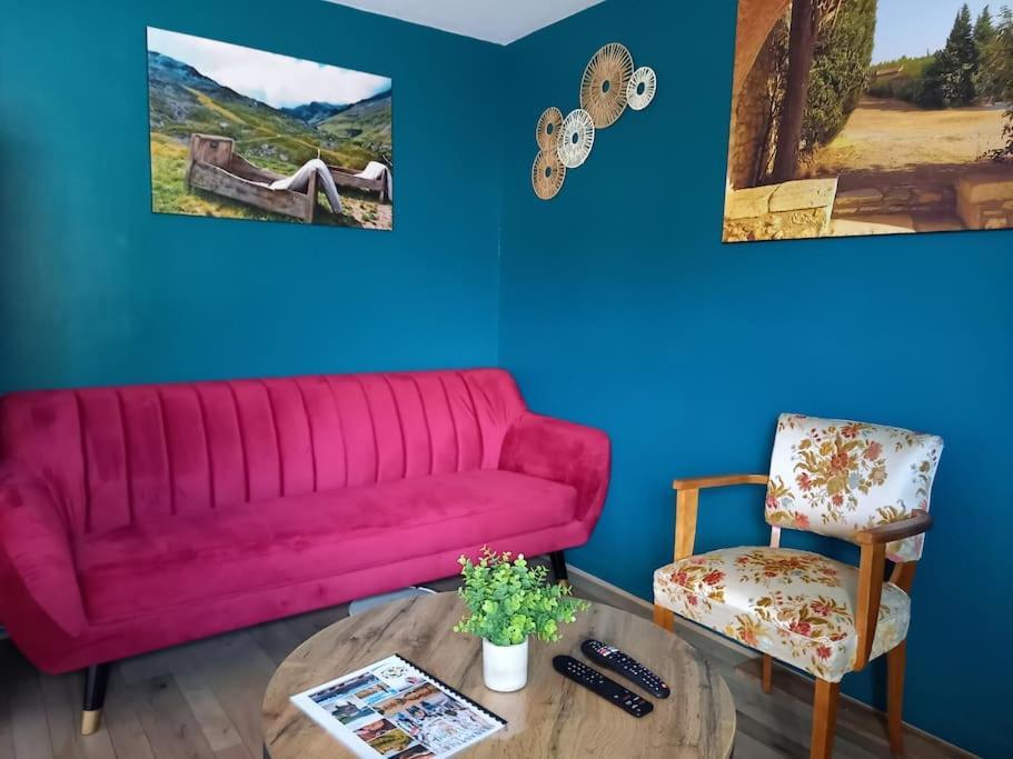 La Rochette Et Avec Jacuzzi Rooftop Balcon Cour Interieure Appartement