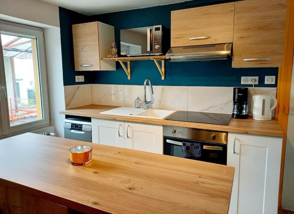 Appartement La Rochette Et Avec Jacuzzi Rooftop Balcon Cour Interieure