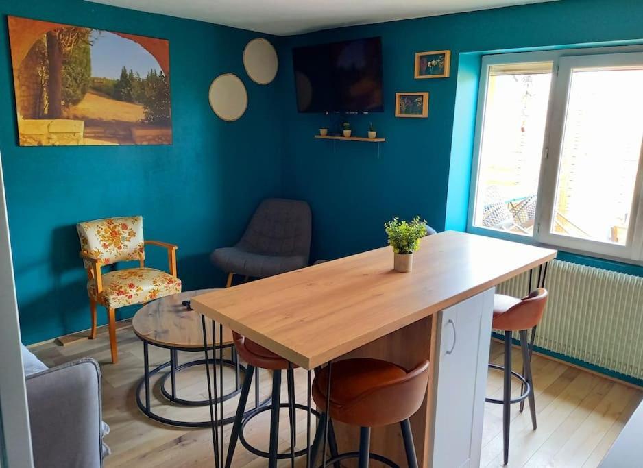 Apartment La Rochette Et Avec Jacuzzi Rooftop Balcon Cour Interieure Roanne