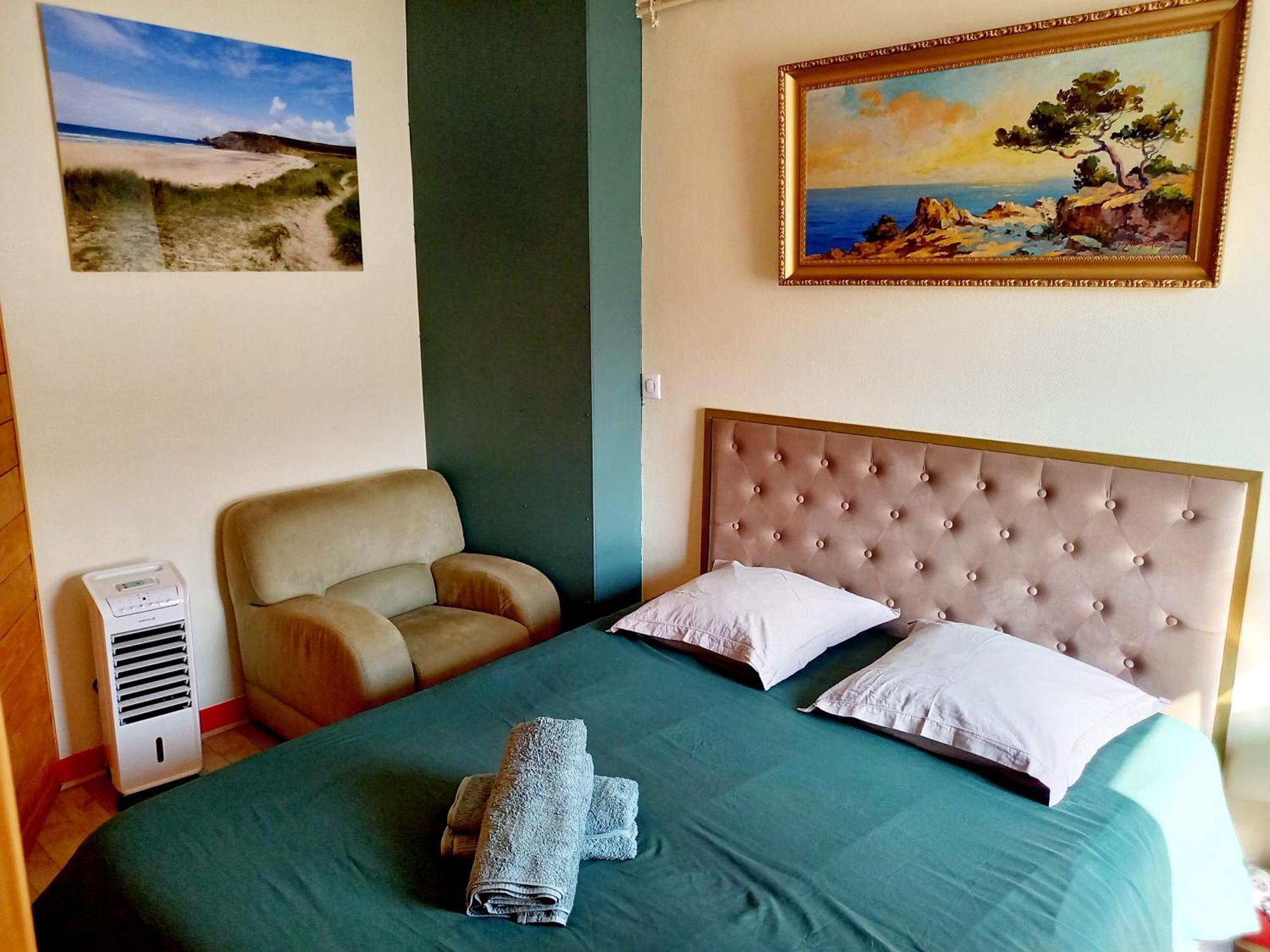 Apartment La Rochette Et Avec Jacuzzi Rooftop Balcon Cour Interieure